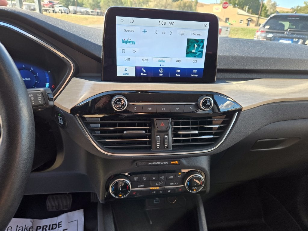 2022 Ford Escape Titanium