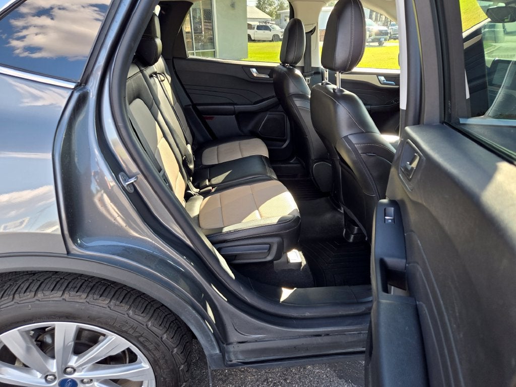2022 Ford Escape Titanium