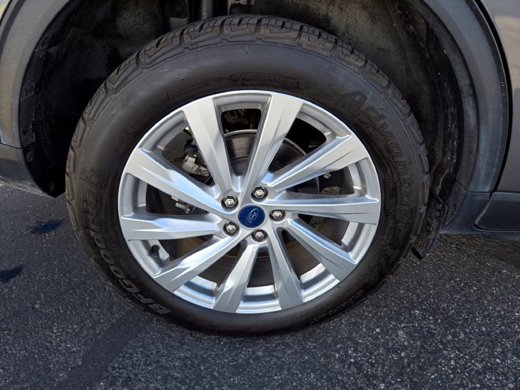 2022 Ford Escape Titanium