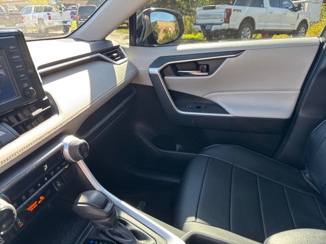 2019 Toyota RAV4 Hybrid XLE