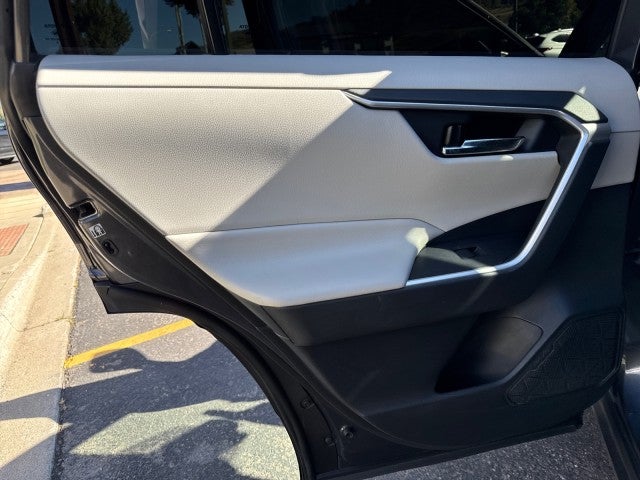 2019 Toyota RAV4 Hybrid XLE