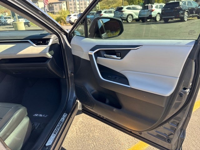 2019 Toyota RAV4 Hybrid XLE