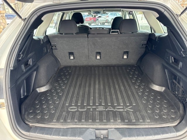 2022 Subaru Outback Base