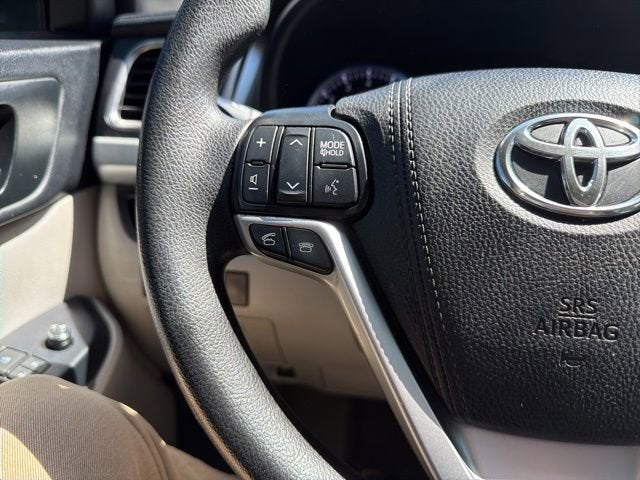 2016 Toyota Highlander LE