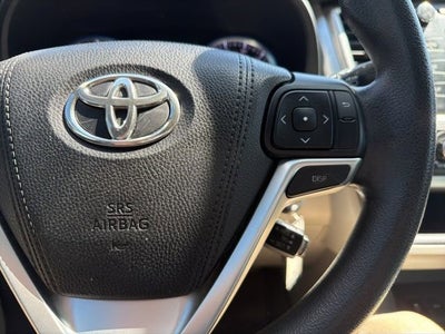 2016 Toyota Highlander LE