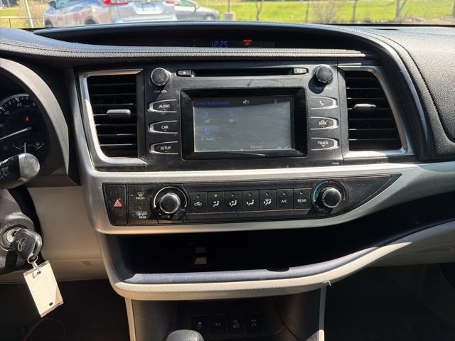 2016 Toyota Highlander LE
