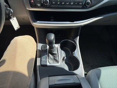 2016 Toyota Highlander LE