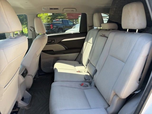2016 Toyota Highlander LE