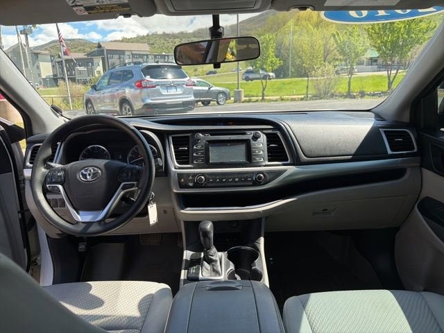 2016 Toyota Highlander LE