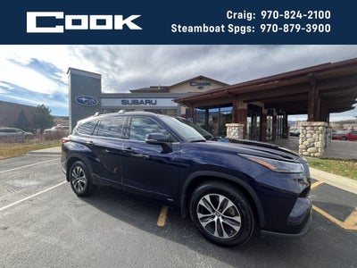 2022 Toyota Highlander Hybrid XLE