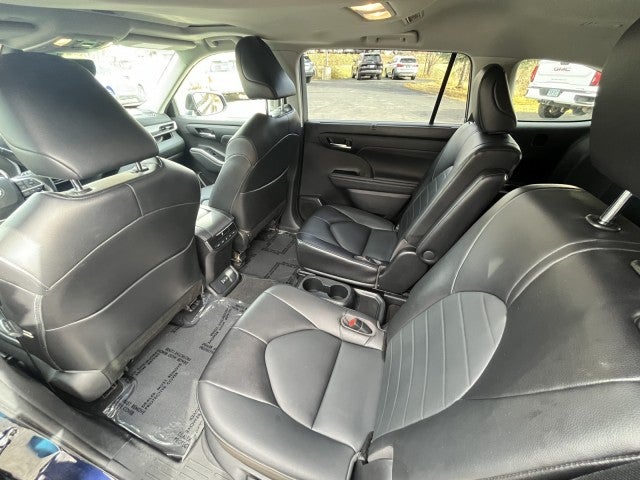 2022 Toyota Highlander Hybrid XLE