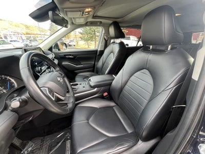 2022 Toyota Highlander Hybrid XLE