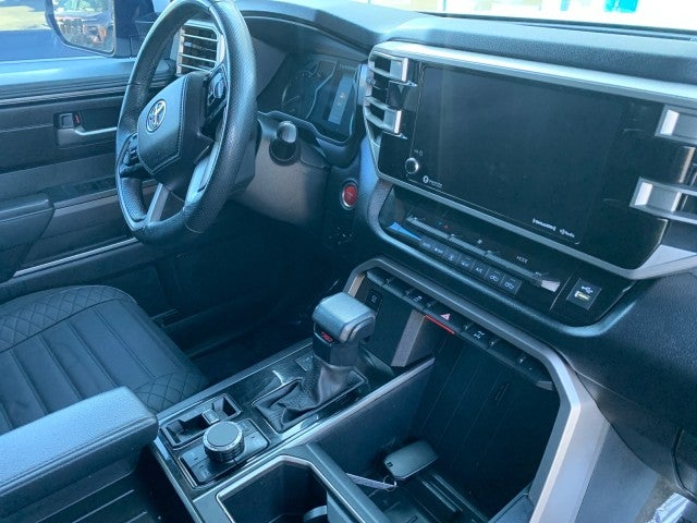 2022 Toyota Tundra 4WD SR5