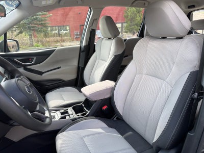 2023 Subaru Forester Base