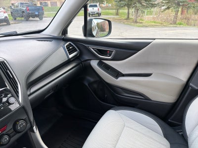 2023 Subaru Forester Base