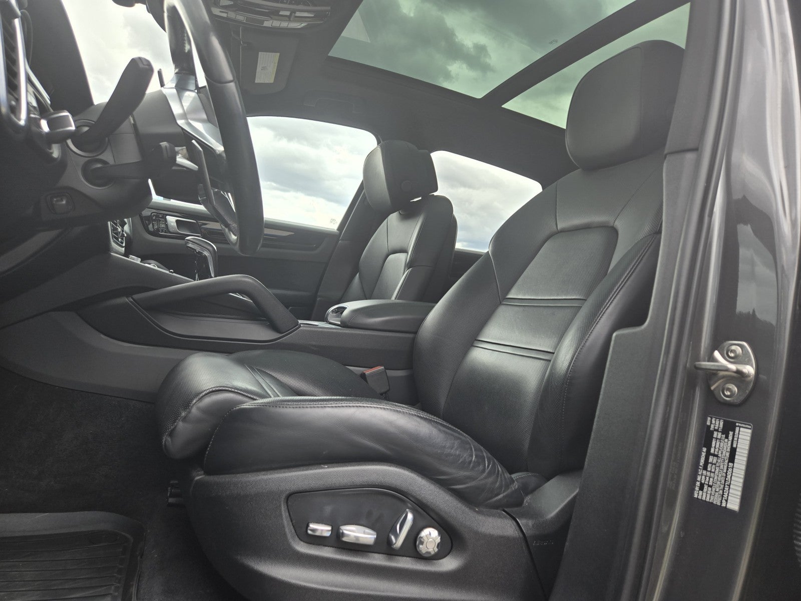 2020 Porsche Cayenne Base