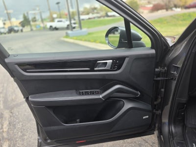 2020 Porsche Cayenne Base