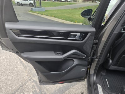 2020 Porsche Cayenne Base