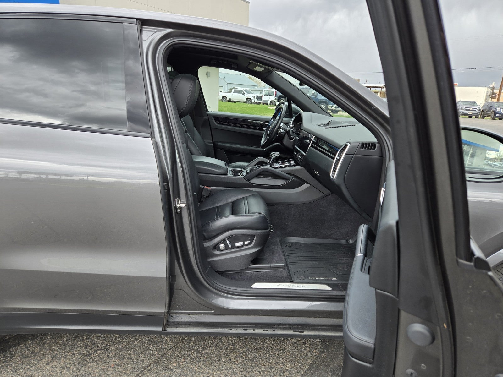 2020 Porsche Cayenne Base