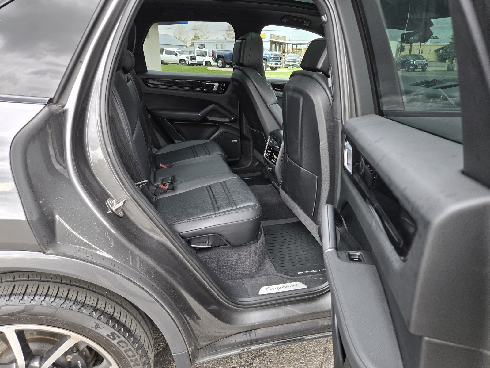 2020 Porsche Cayenne Base